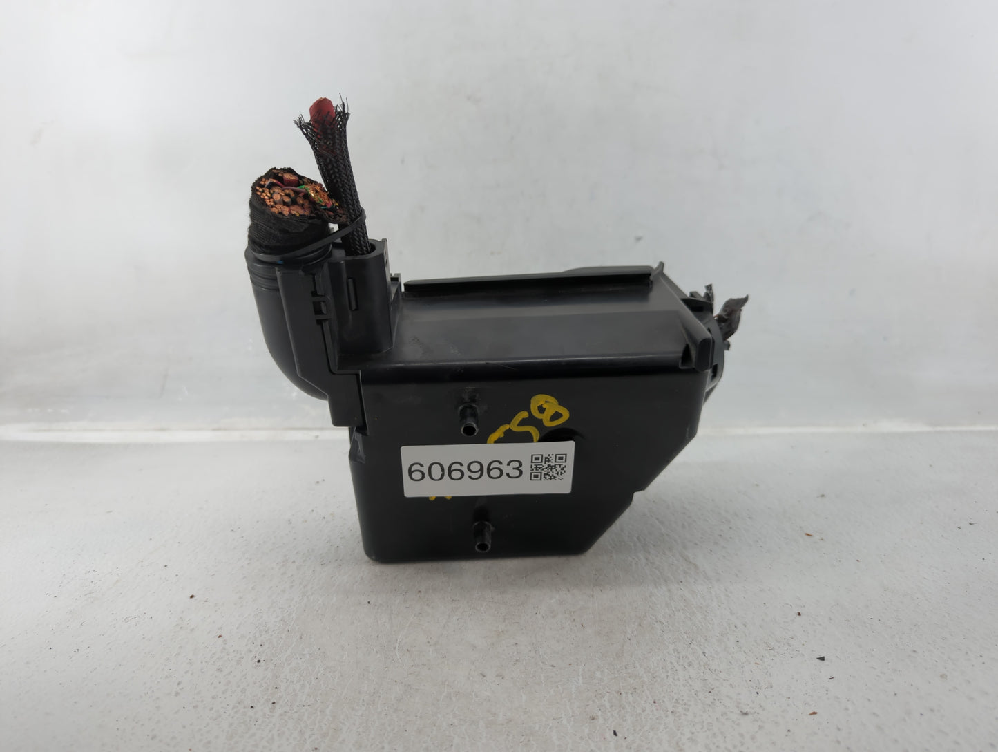 2012-2017 Fiat 500 Fusebox Fuse Box Panel Relay Module P/N:53100999 Fits Fits 2012 2013 2014 2015 2016 2017 OEM Used Auto Pa