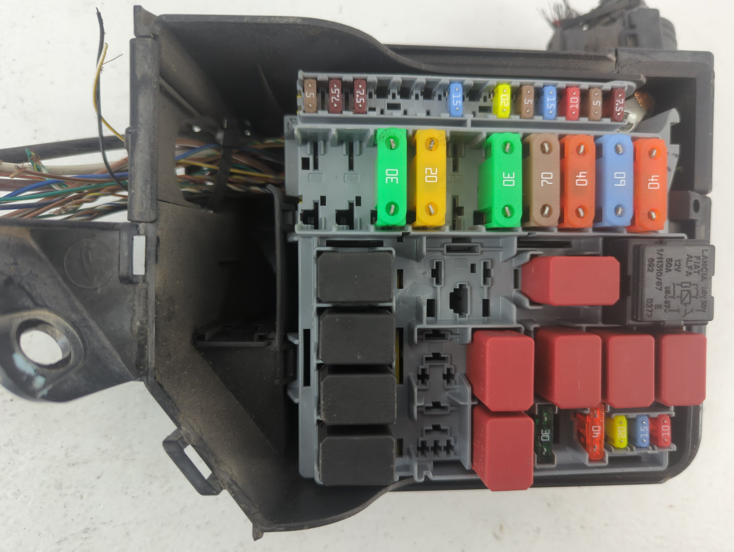 2012-2017 Fiat 500 Fusebox Fuse Box Panel Relay Module P/N:53100999 Fits Fits 2012 2013 2014 2015 2016 2017 OEM Used Auto Pa