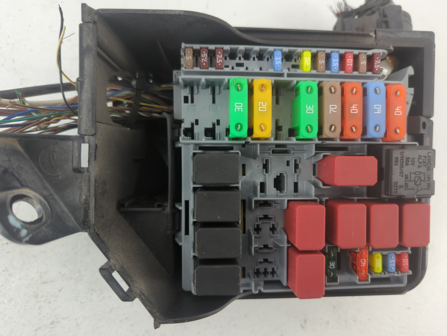 2012-2017 Fiat 500 Fusebox Fuse Box Panel Relay Module P/N:53100999 Fits Fits 2012 2013 2014 2015 2016 2017 OEM Used Auto Pa