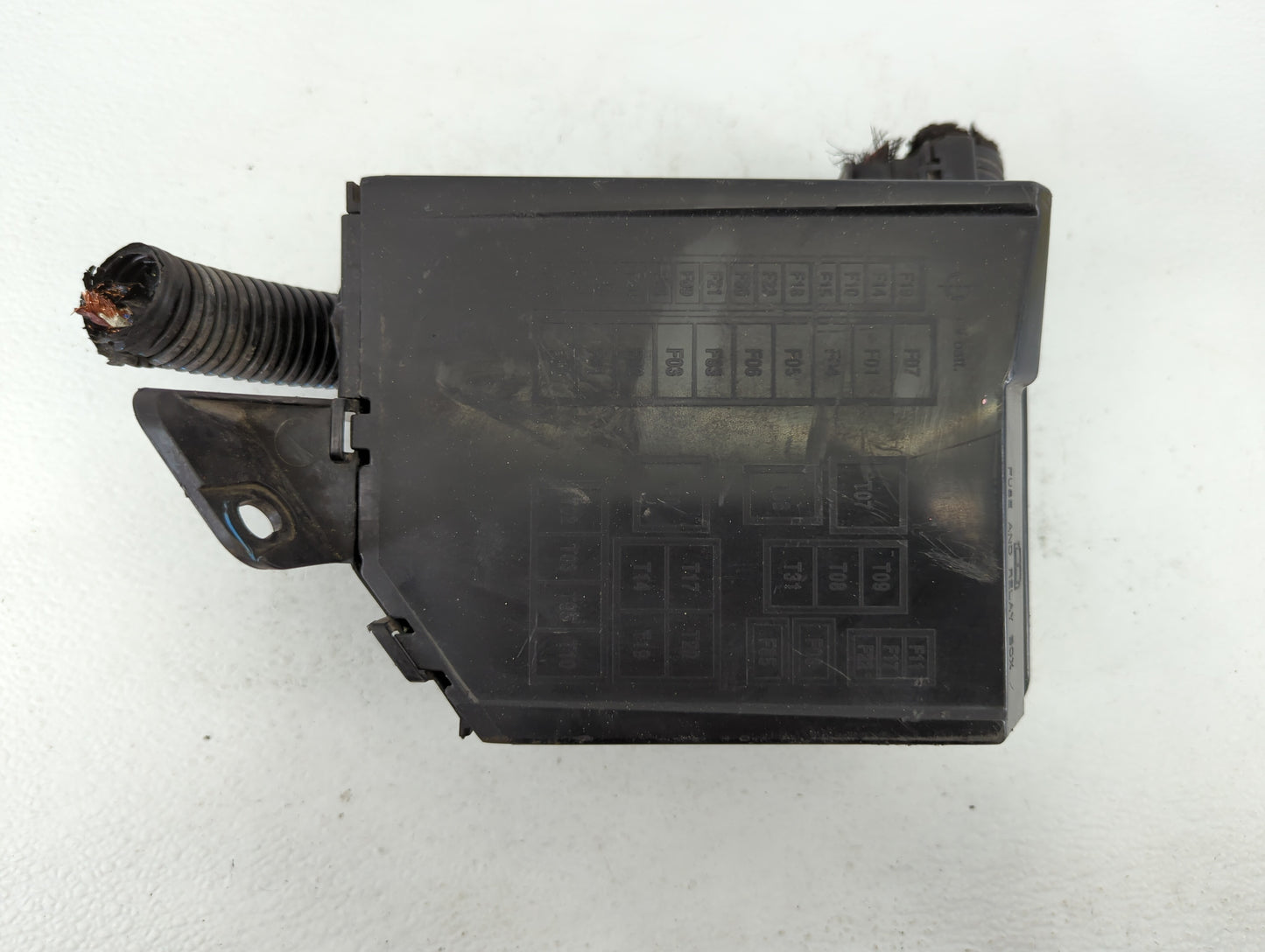 2012-2017 Fiat 500 Fusebox Fuse Box Panel Relay Module P/N:53100999 Fits Fits 2012 2013 2014 2015 2016 2017 OEM Used Auto Pa