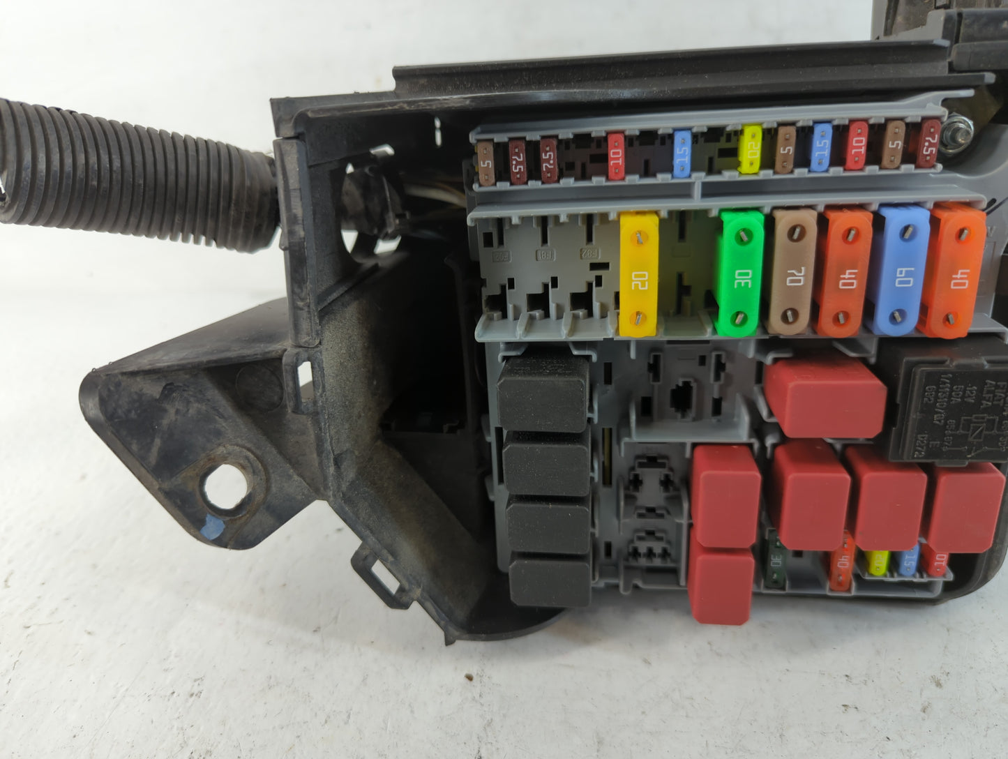 2012-2017 Fiat 500 Fusebox Fuse Box Panel Relay Module Fits Fits 2012 2013 2014 2015 2016 2017 OEM Used Auto Parts - Oemused