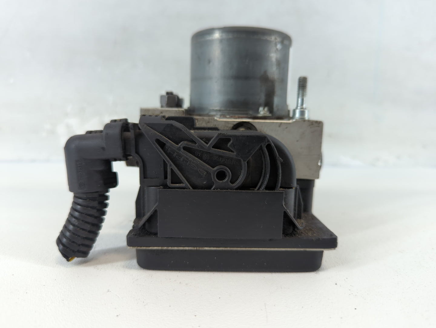 2012-2017 Fiat 500 ABS Pump Control Module Replacement P/N:68073251AD Fits Fits 2012 2013 2014 2015 2016 2017 OEM Used Auto 