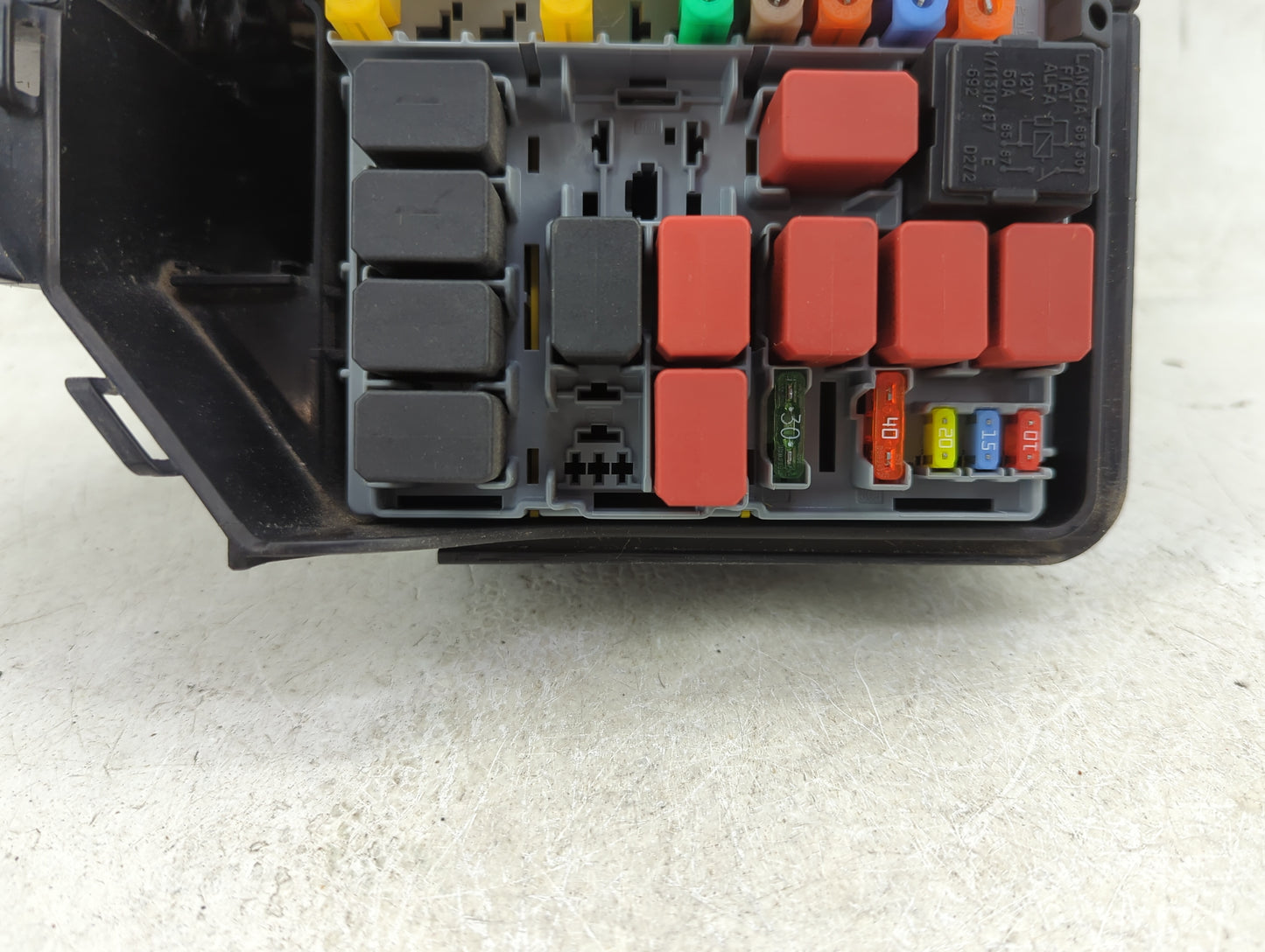 2012-2017 Fiat 500 Fusebox Fuse Box Panel Relay Module Fits Fits 2012 2013 2014 2015 2016 2017 OEM Used Auto Parts - Oemused