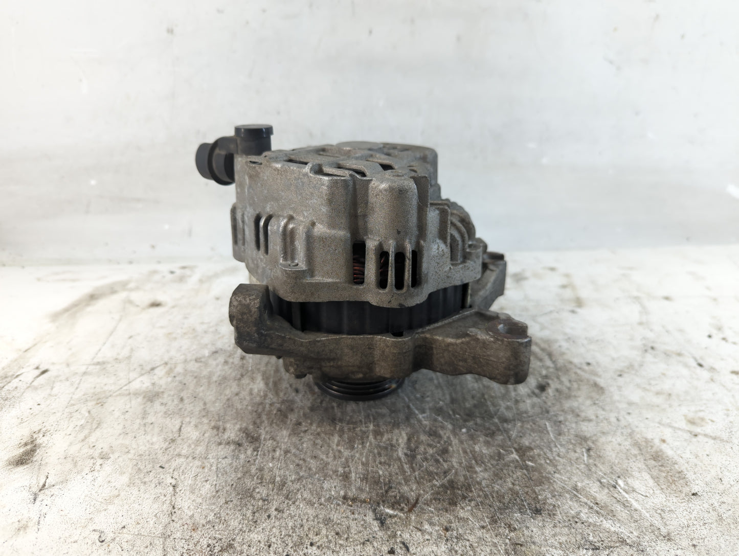 2009-2014 Ford E-150 Alternator Replacement Generator Charging Assembly Engine OEM Fits OEM Used Auto Parts - Oemusedautopar