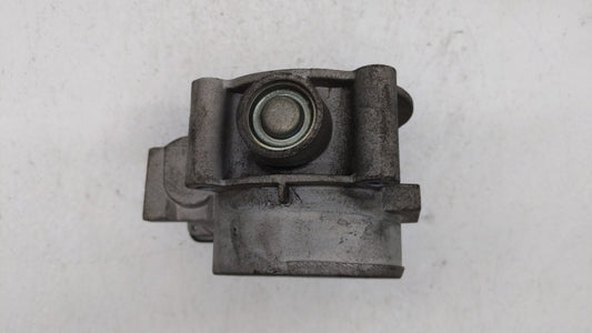 2007-2014 Ford E-150 Throttle Body P/N:7T4E-9F991-FA 7T4E-9F991-GA Fits Fits 2007 2008 2009 2010 2011 2012 2013 2014 OEM Used Auto Parts