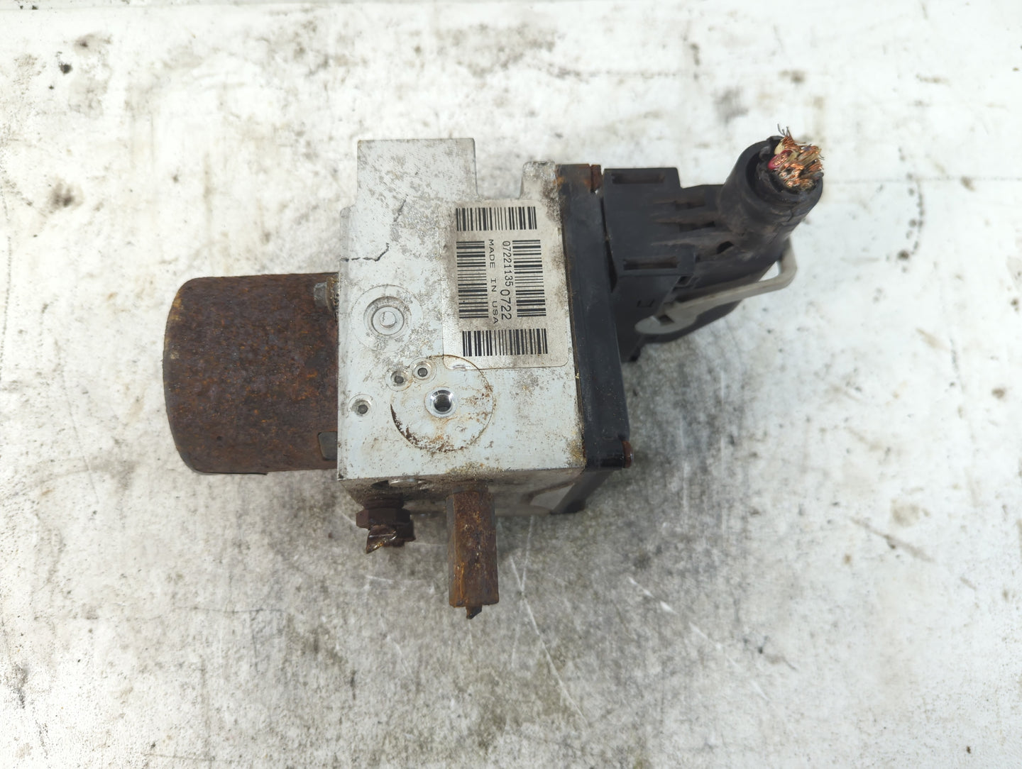 2011-2014 Ford E-250 ABS Pump Control Module Replacement P/N:BC24-2C405-CD Fits Fits 2011 2012 2013 2014 OEM Used Auto Parts