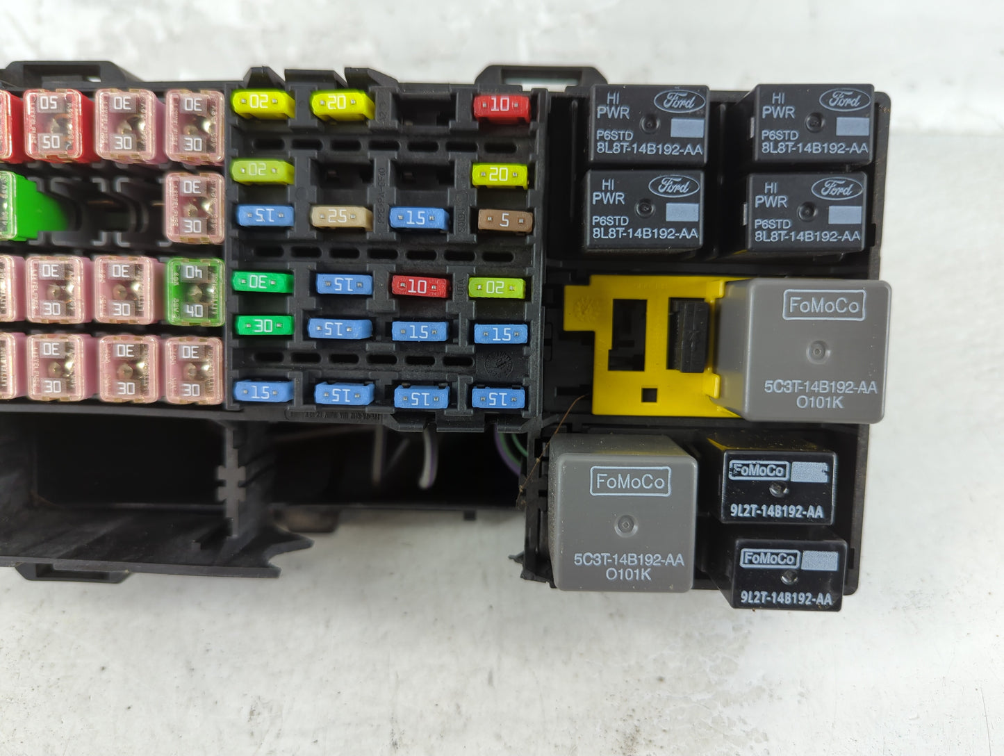 2012 Ford E-350 Club Wagon Fusebox Fuse Box Panel Relay Module P/N:2562848 Fits OEM Used Auto Parts - Oemusedautoparts1.com