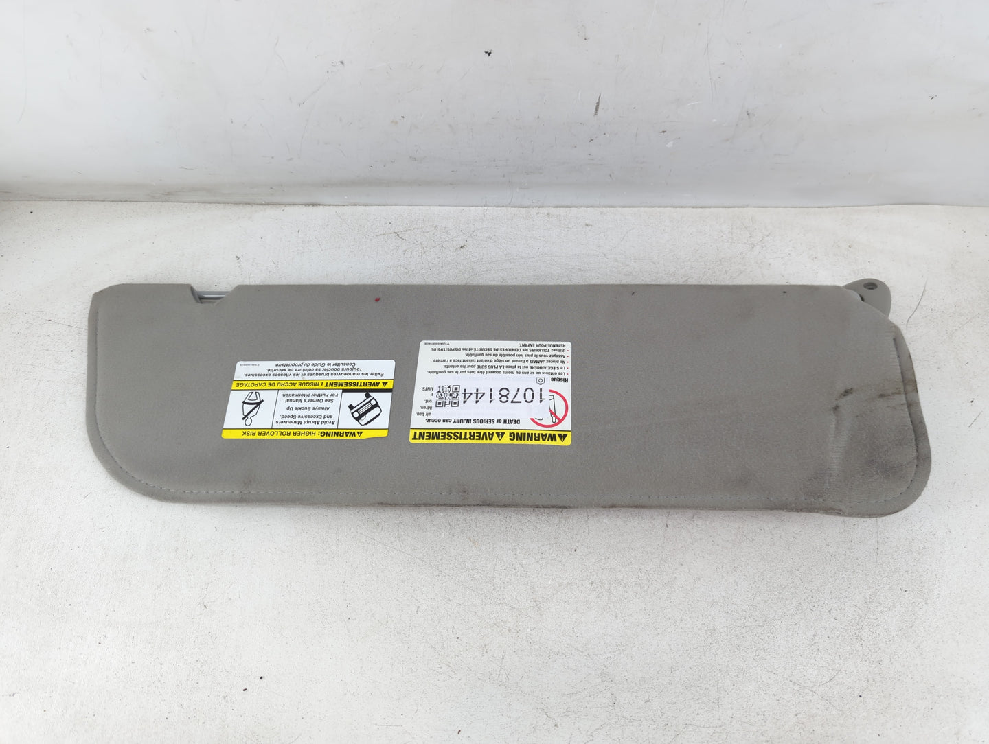 2012 Ford E-350 Club Wagon Sun Visor Shade Replacement Passenger Right Mirror Fits OEM Used Auto Parts - Oemusedautoparts1.c