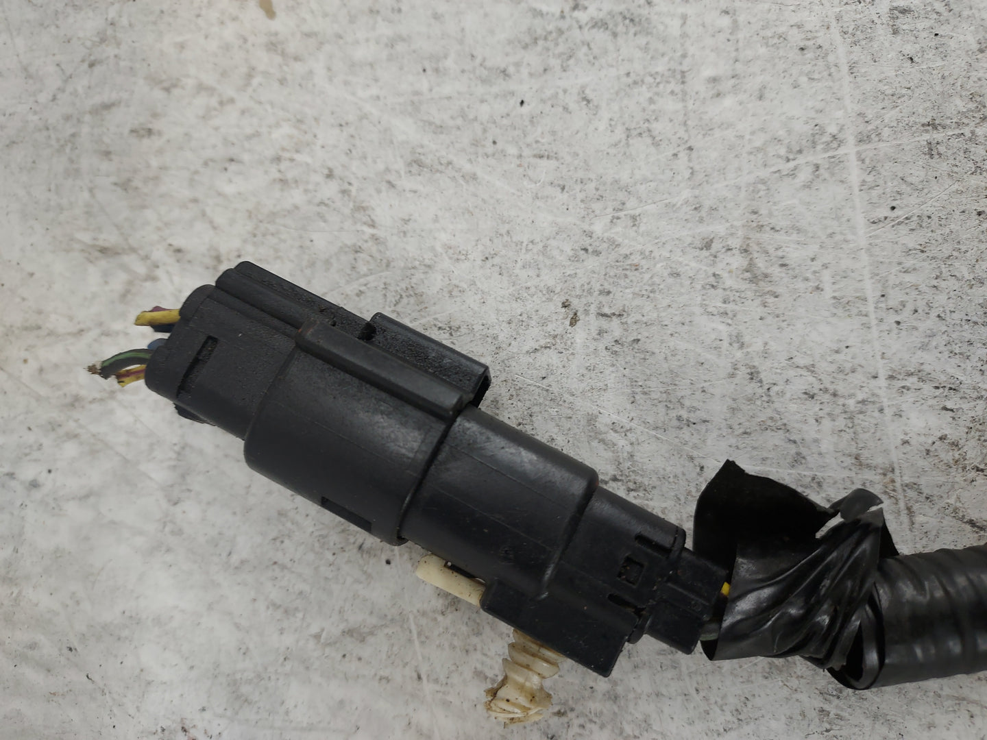 Ford E250 Mass Air Flow Meter Maf 1489957 - Oemusedautoparts1.com