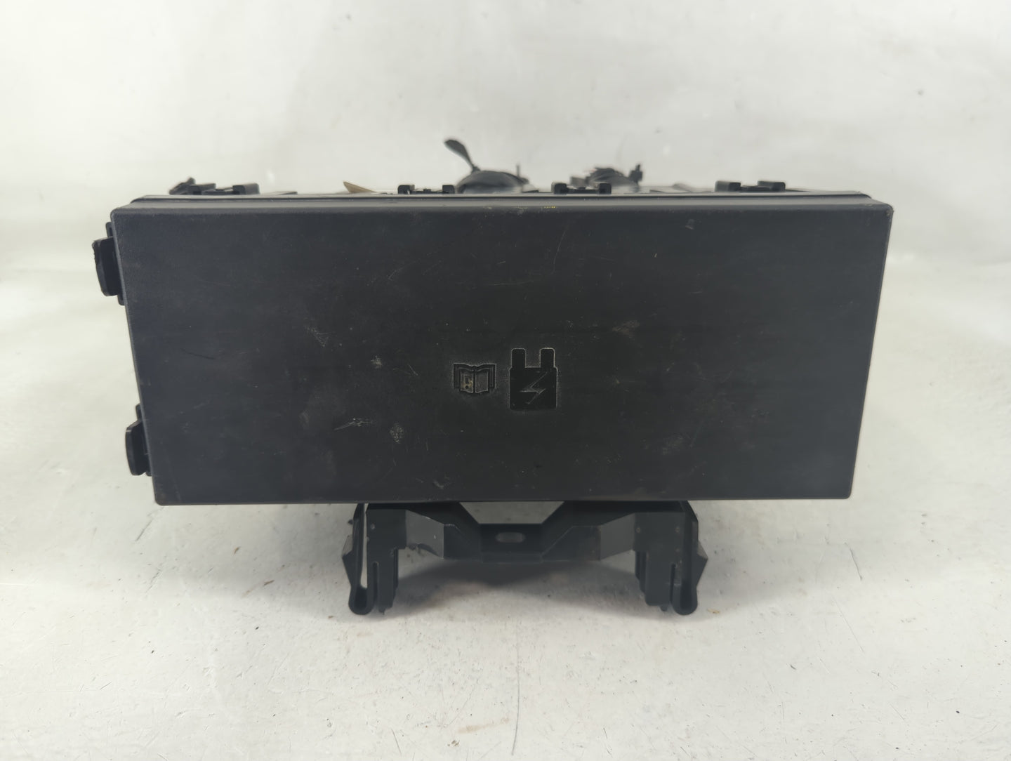 2012-2014 Ford Edge Fusebox Fuse Box Panel Relay Module P/N:3T4T-14A003-AA Fits Fits 2012 2013 2014 OEM Used Auto Parts - Oe