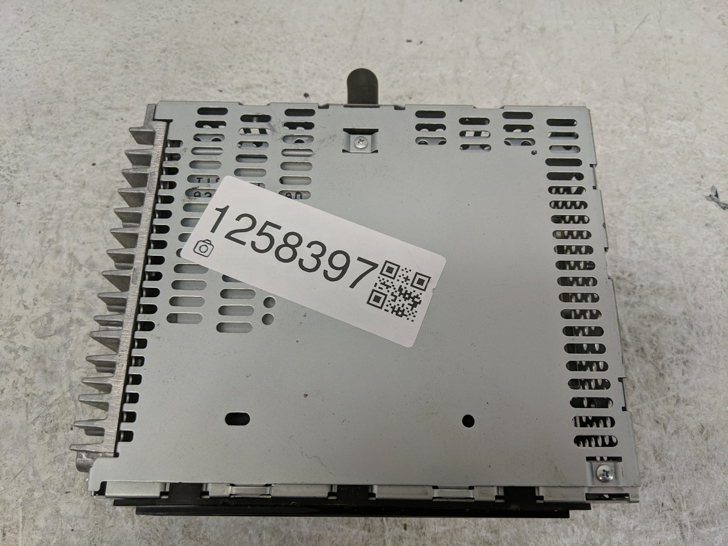 2012 Ford Edge Radio AM FM Cd Player Receiver Replacement P/N:CT4T-19C107-CD Fits OEM Used Auto Parts - Oemusedautoparts1.co
