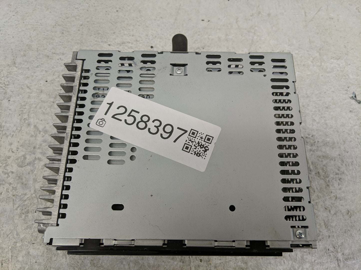 2012 Ford Edge Radio AM FM Cd Player Receiver Replacement P/N:CT4T-19C107-CD Fits OEM Used Auto Parts - Oemusedautoparts1.co