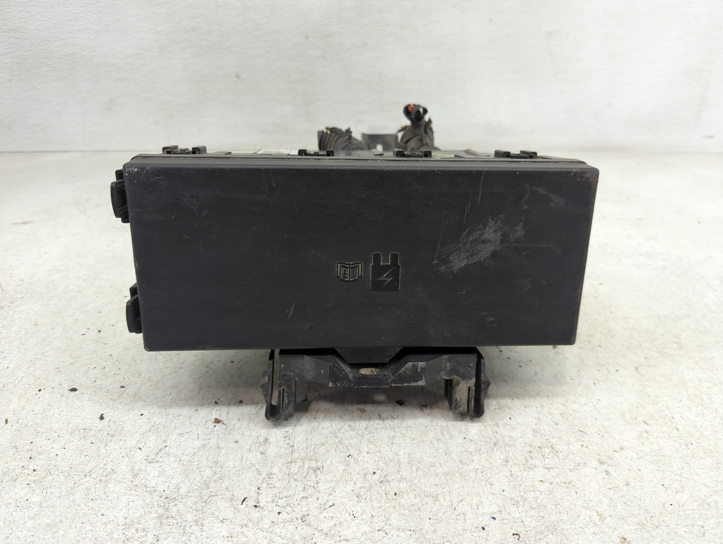 2012-2014 Ford Edge Fusebox Fuse Box Panel Relay Module P/N:BT4T-14A003-AA Fits Fits 2012 2013 2014 OEM Used Auto Parts - Oe