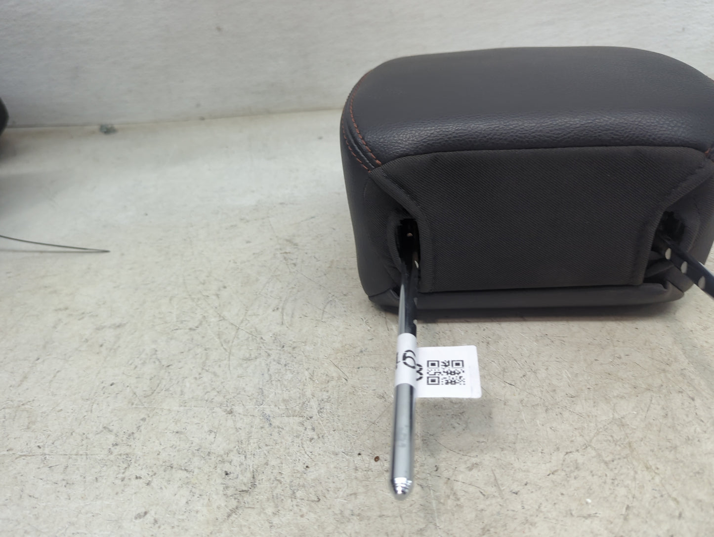 2011-2012 Ford Edge Headrest Head Rest Front Driver Seat Black - Oemusedautoparts1.com