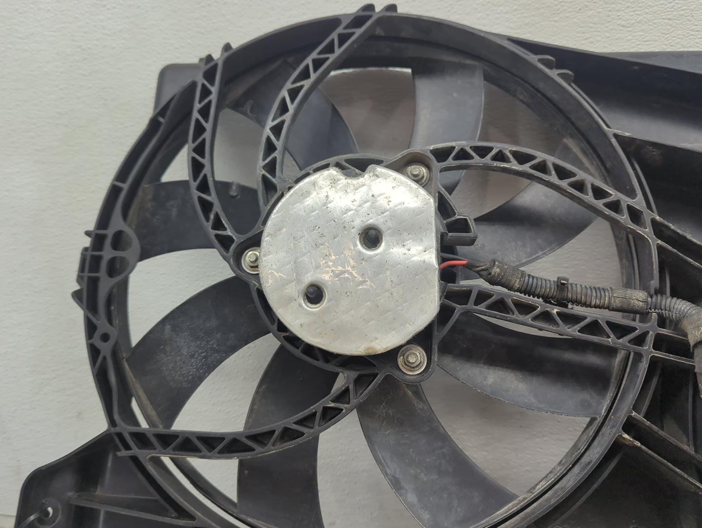 2012 Ford Edge Electric Radiator Cooling Fan Motor Assembly P/N:9T43-8C607-AA Fits OEM Used Auto Parts - Oemusedautoparts1.c