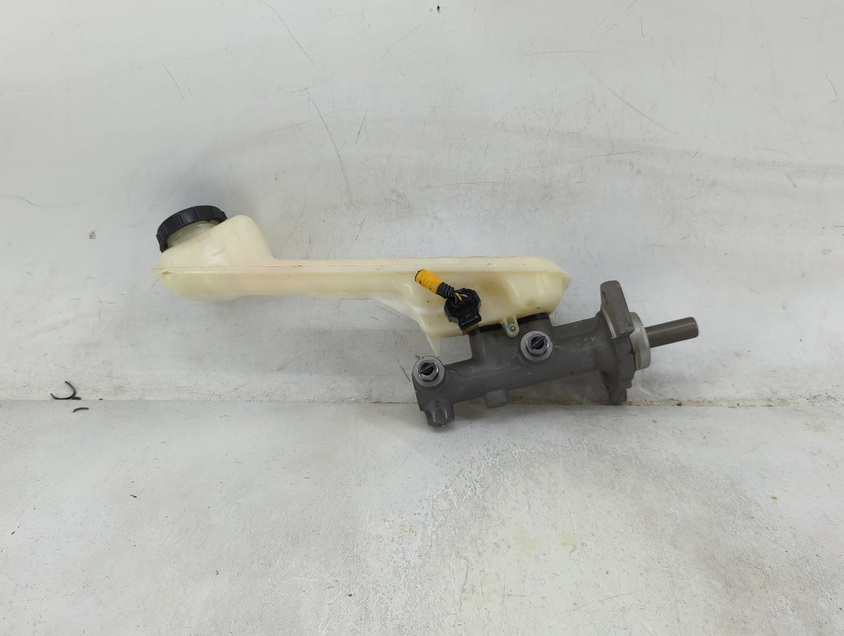 2011-2014 Ford Edge Brake Master Cylinder 1490132 - Oemusedautoparts1.com