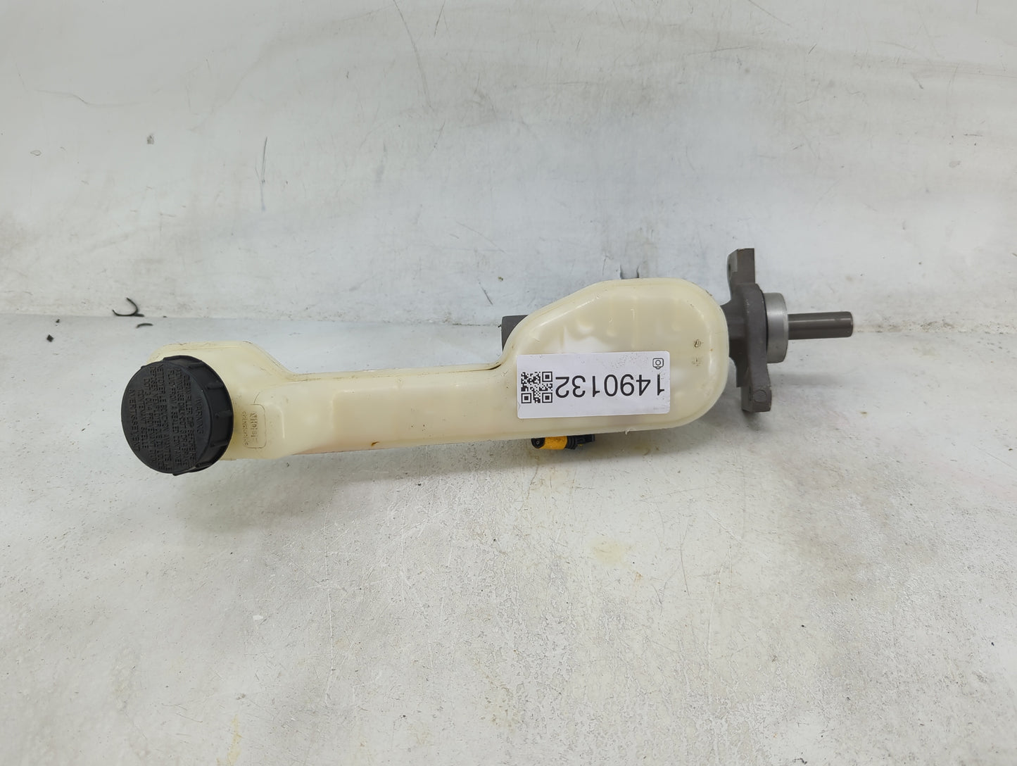 2011-2014 Ford Edge Brake Master Cylinder 1490132 - Oemusedautoparts1.com