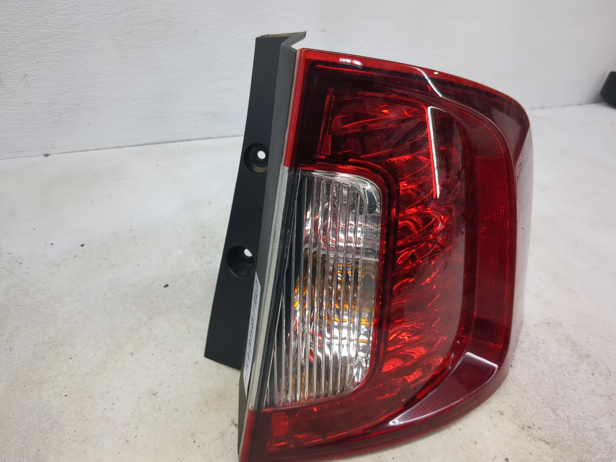 2011-2014 Ford Edge Tail Light Assembly Passenger Right OEM P/N:BT43-13B504-BC F00HTF403600 Fits Fits 2011 2012 2013 2014 OE