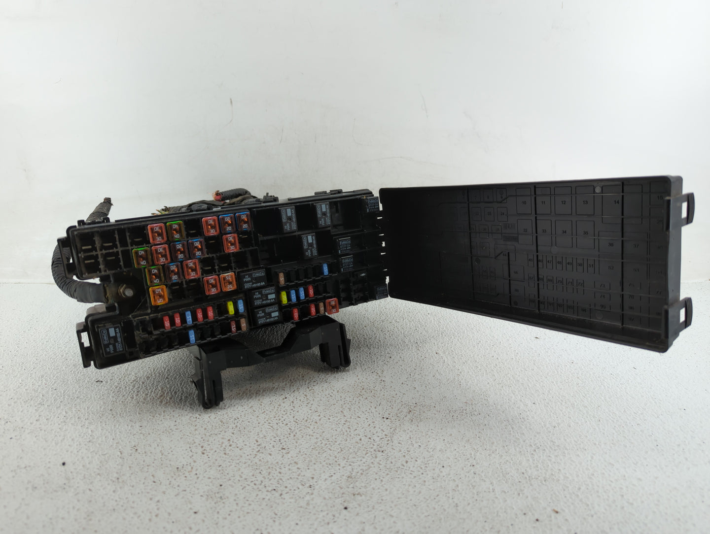 2012-2014 Ford Edge Fusebox Fuse Box Panel Relay Module P/N:CT4T-14290-LH BT4T-14290-DF, CT4T-14290-GH Fits Fits 2012 2013 2