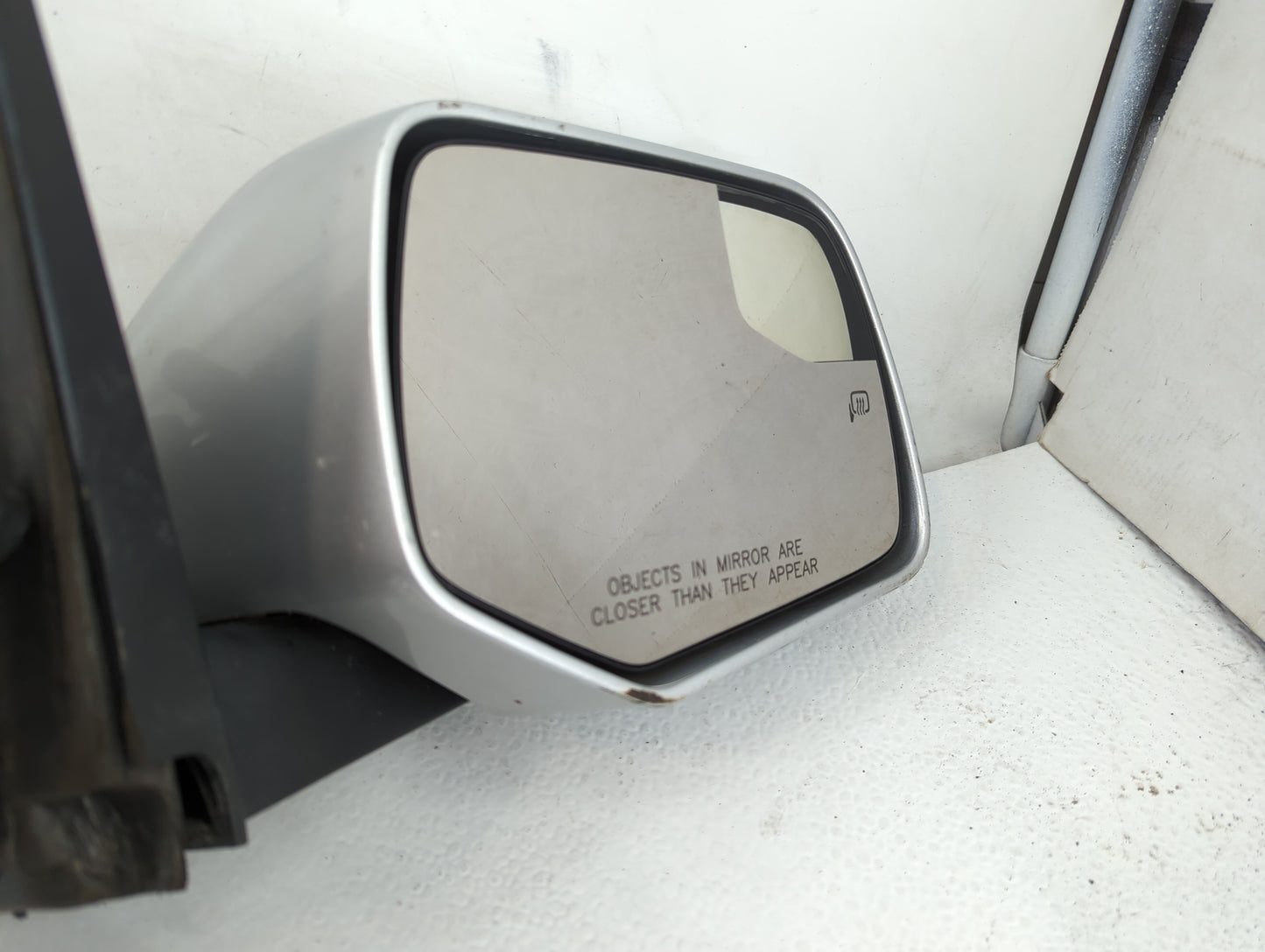 2010-2012 Ford Escape Passenger Side View Mirror - Right Door Mirror OEM Used - Oemusedautoparts1.com