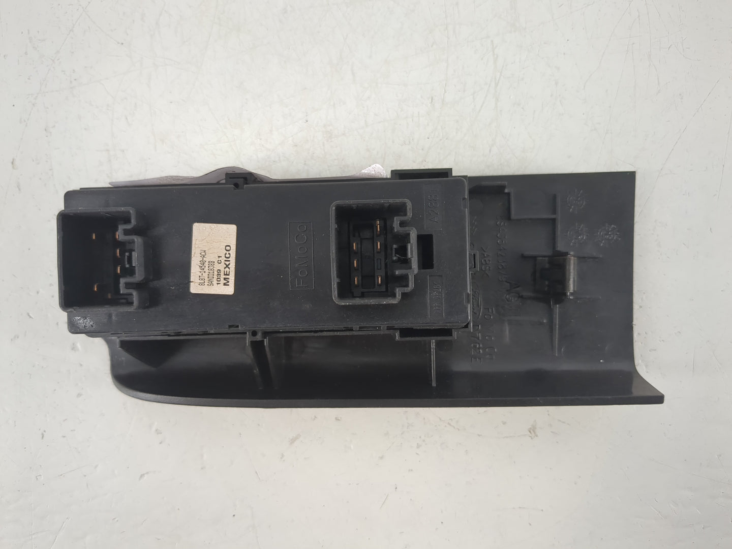 2008-2012 Ford Escape Master Power Window Switch Replacement Driver Side Left P/N:8L8T-14540-ACW Fits OEM Used Auto Parts - 