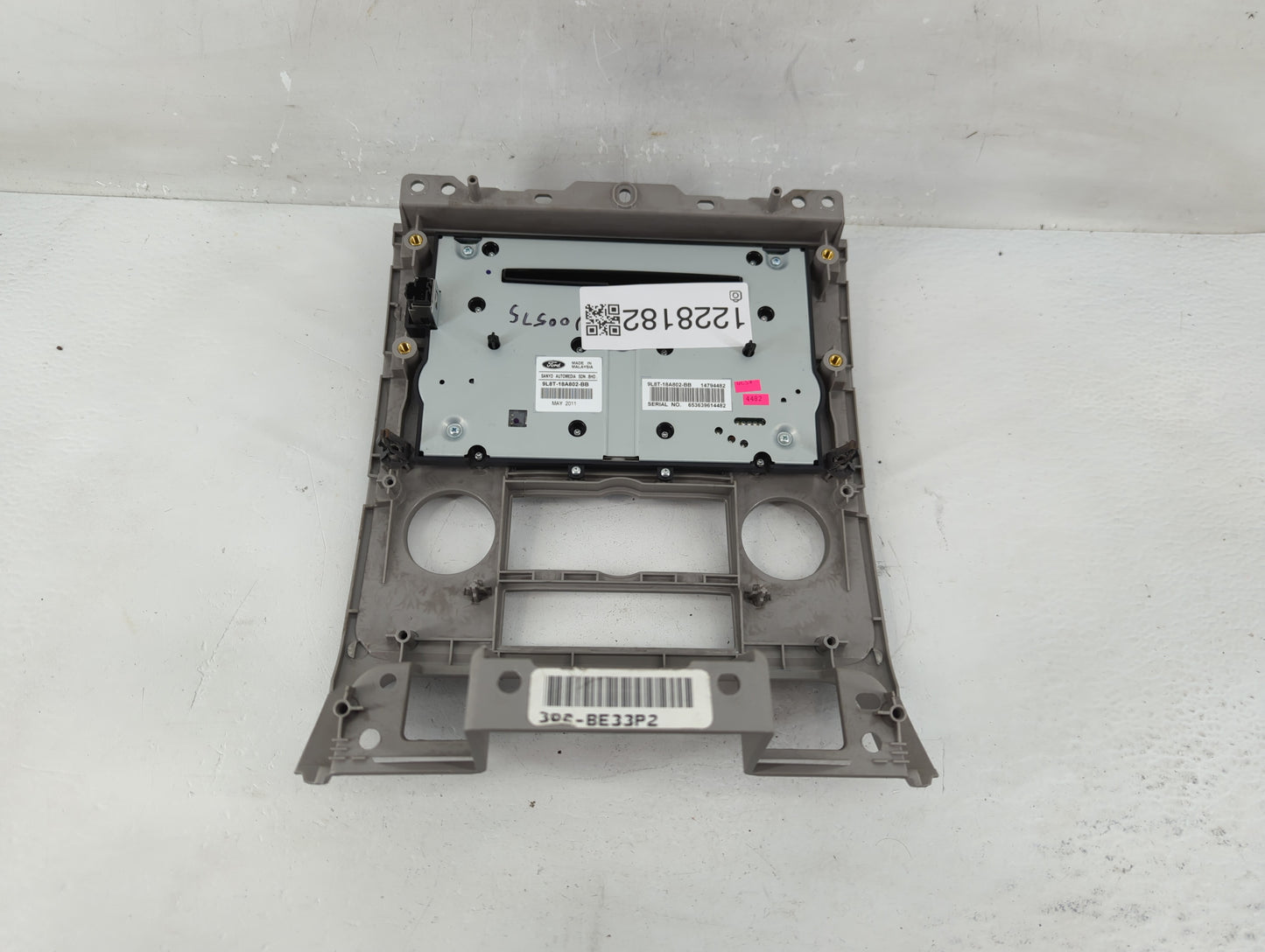 2009-2012 Ford Escape Radio AM FM Cd Player Receiver Replacement P/N:PL8T-18A802-BB Fits Fits 2009 2010 2011 2012 OEM Used A