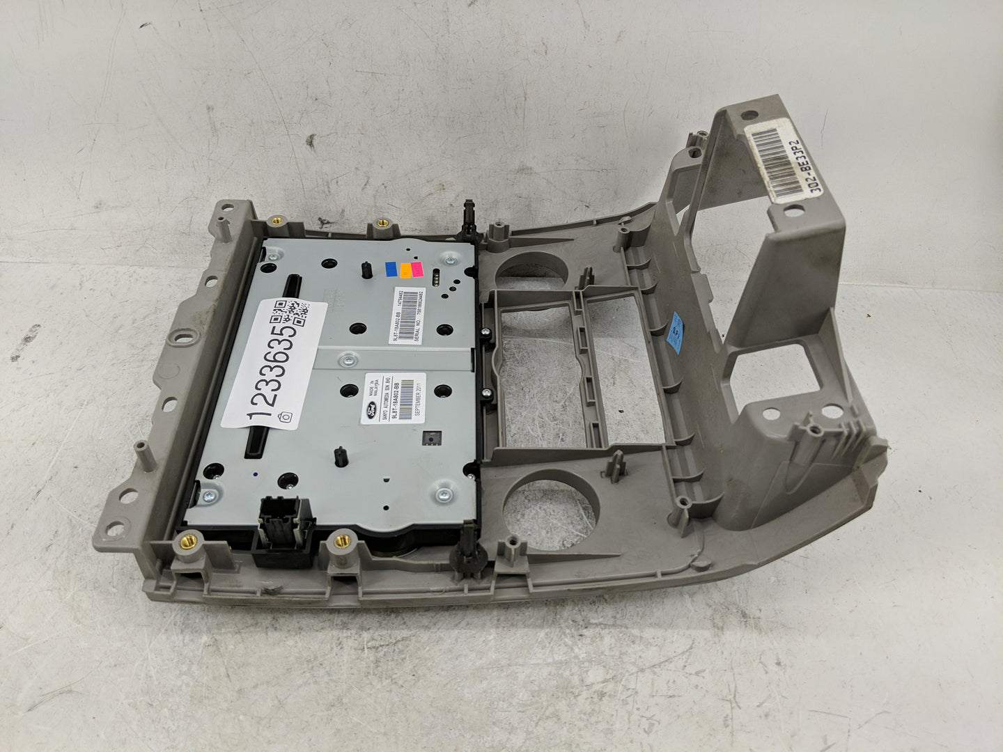 2009-2012 Ford Escape Radio AM FM Cd Player Receiver Replacement P/N:9L8T-18A802-BB Fits Fits 2009 2010 2011 2012 OEM Used A
