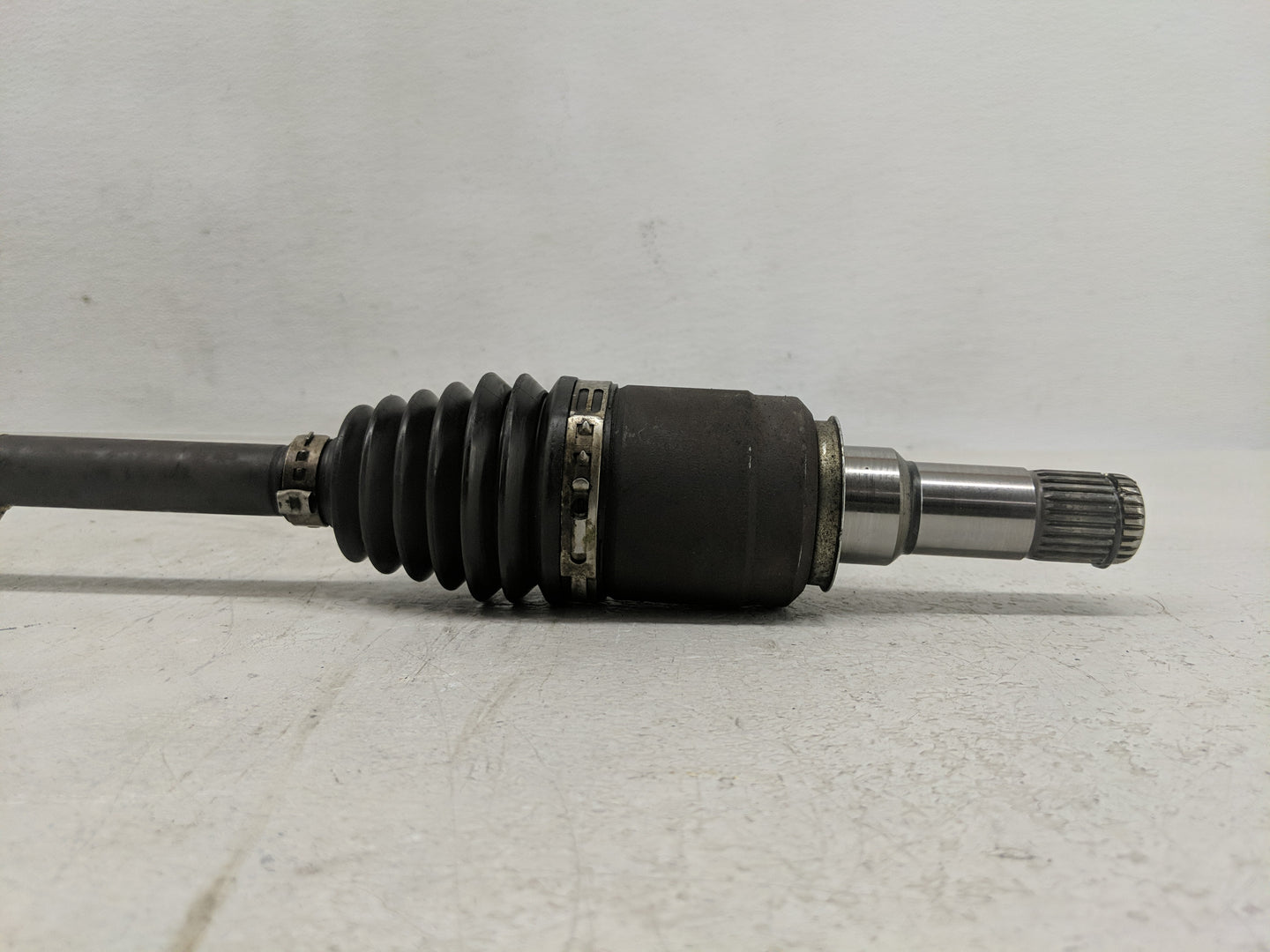 2008-2012 Ford Escape Axle Shaft Front Driver Cv C/v - Oemusedautoparts1.com