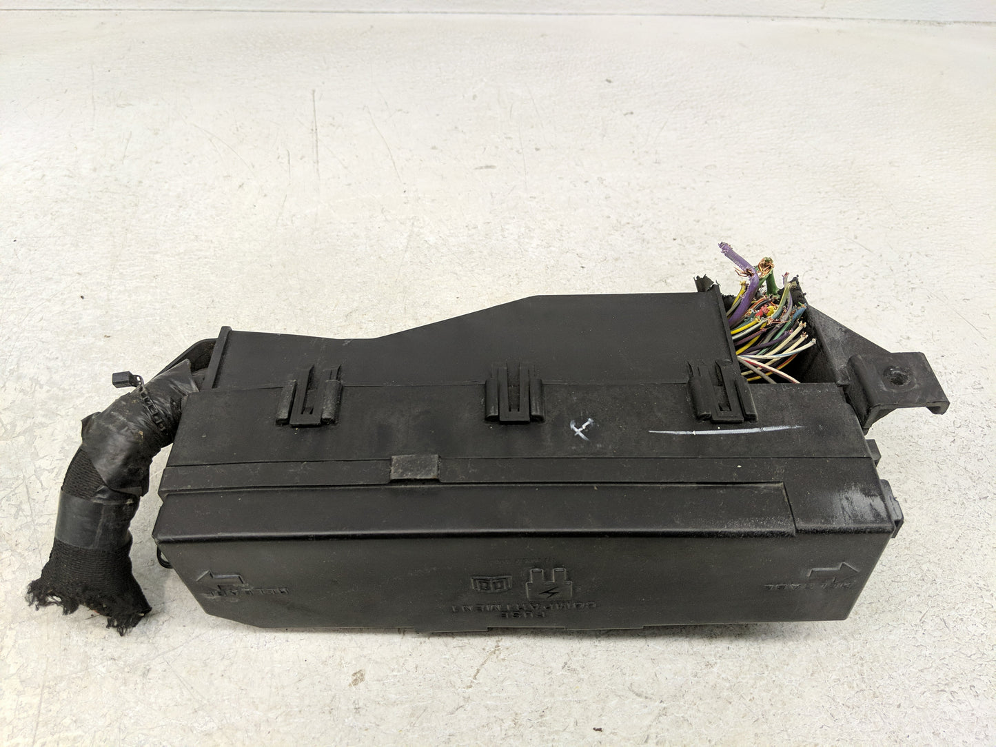 2011-2012 Ford Escape Fusebox Fuse Box Panel Relay Module Fits Fits 2011 2012 OEM Used Auto Parts - Oemusedautoparts1.com