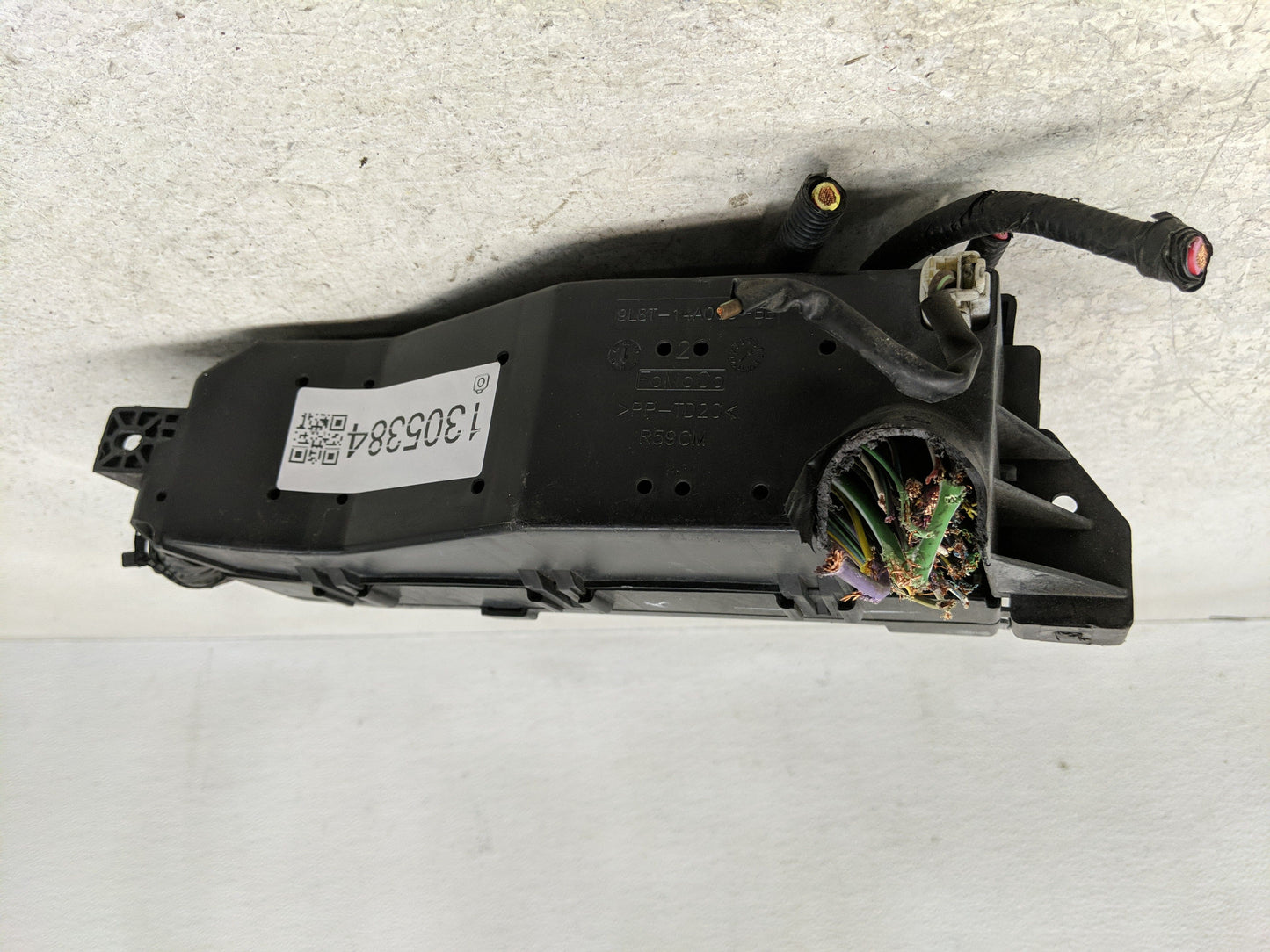 2011-2012 Ford Escape Fusebox Fuse Box Panel Relay Module Fits Fits 2011 2012 OEM Used Auto Parts - Oemusedautoparts1.com