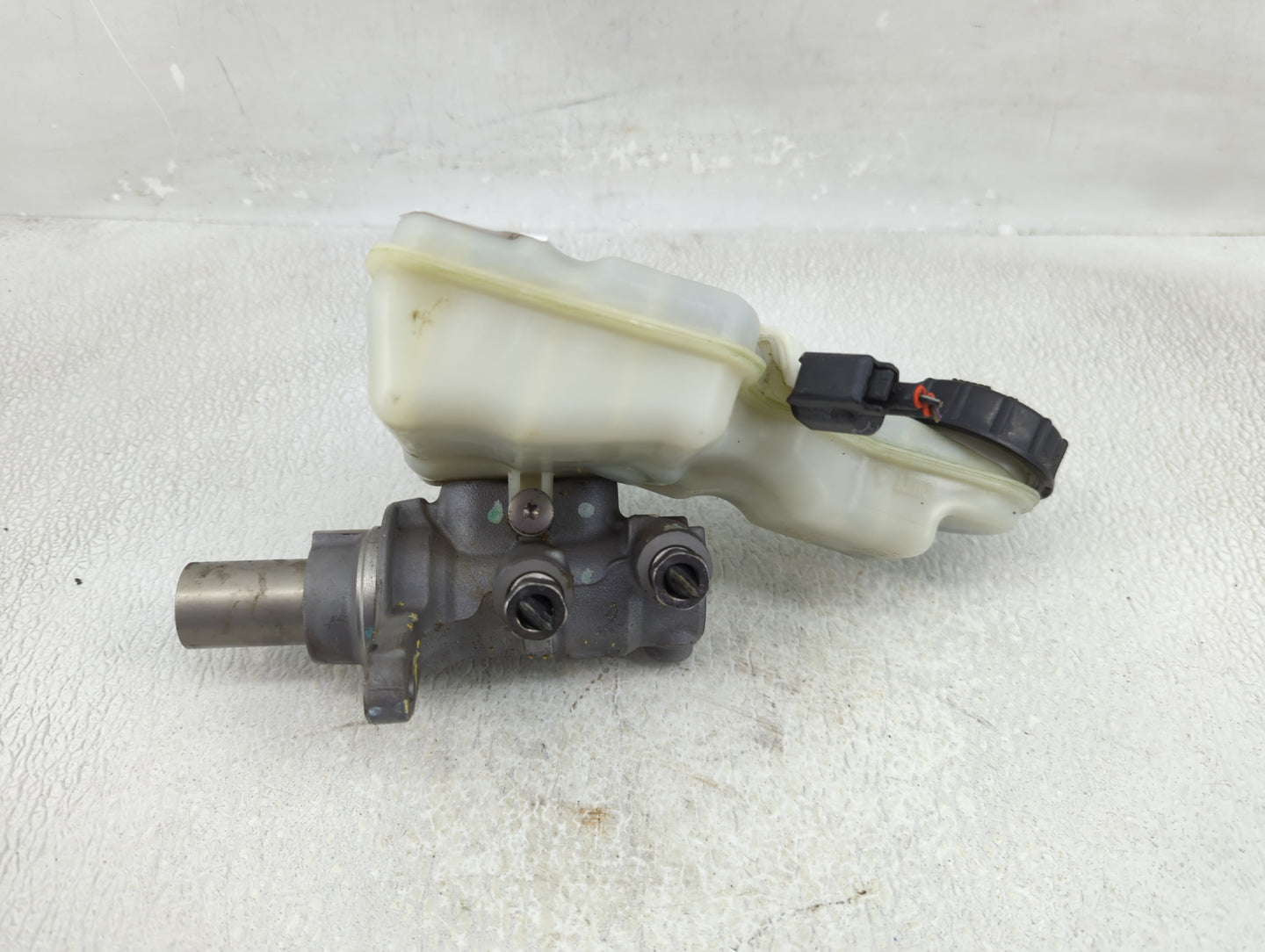 2013-2019 Ford Escape Brake Master Cylinder - Oemusedautoparts1.com