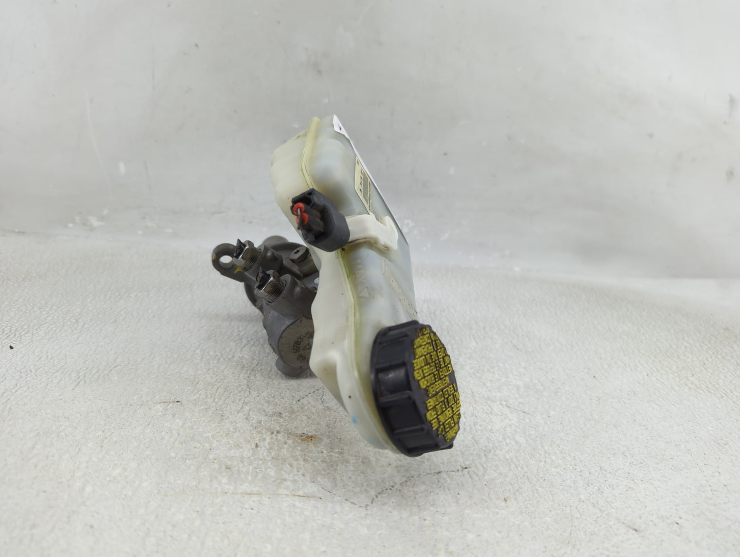 2013-2019 Ford Escape Brake Master Cylinder - Oemusedautoparts1.com