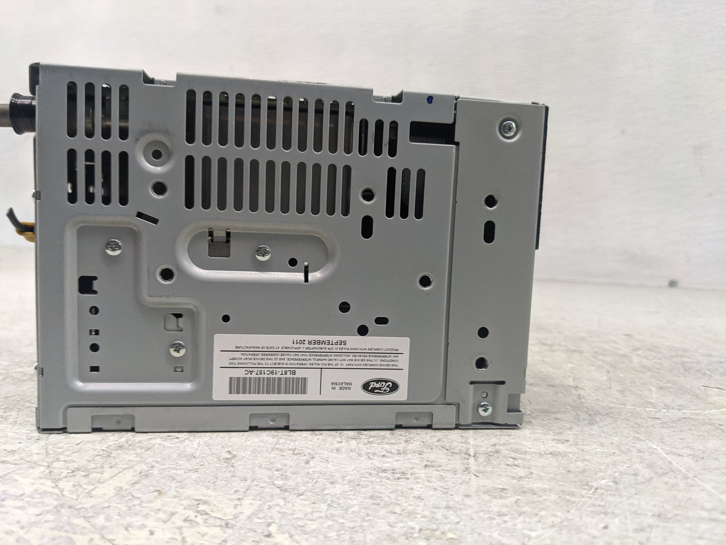 2011-2012 Ford Escape Radio AM FM Cd Player Receiver Replacement P/N:BL8T-19C157-AC Fits Fits 2011 2012 OEM Used Auto Parts 