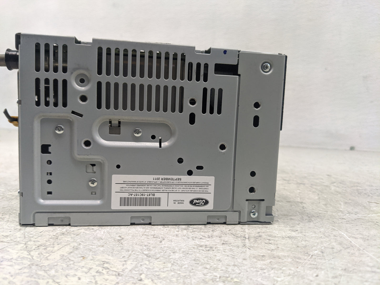 2011-2012 Ford Escape Radio AM FM Cd Player Receiver Replacement P/N:BL8T-19C157-AC Fits Fits 2011 2012 OEM Used Auto Parts 