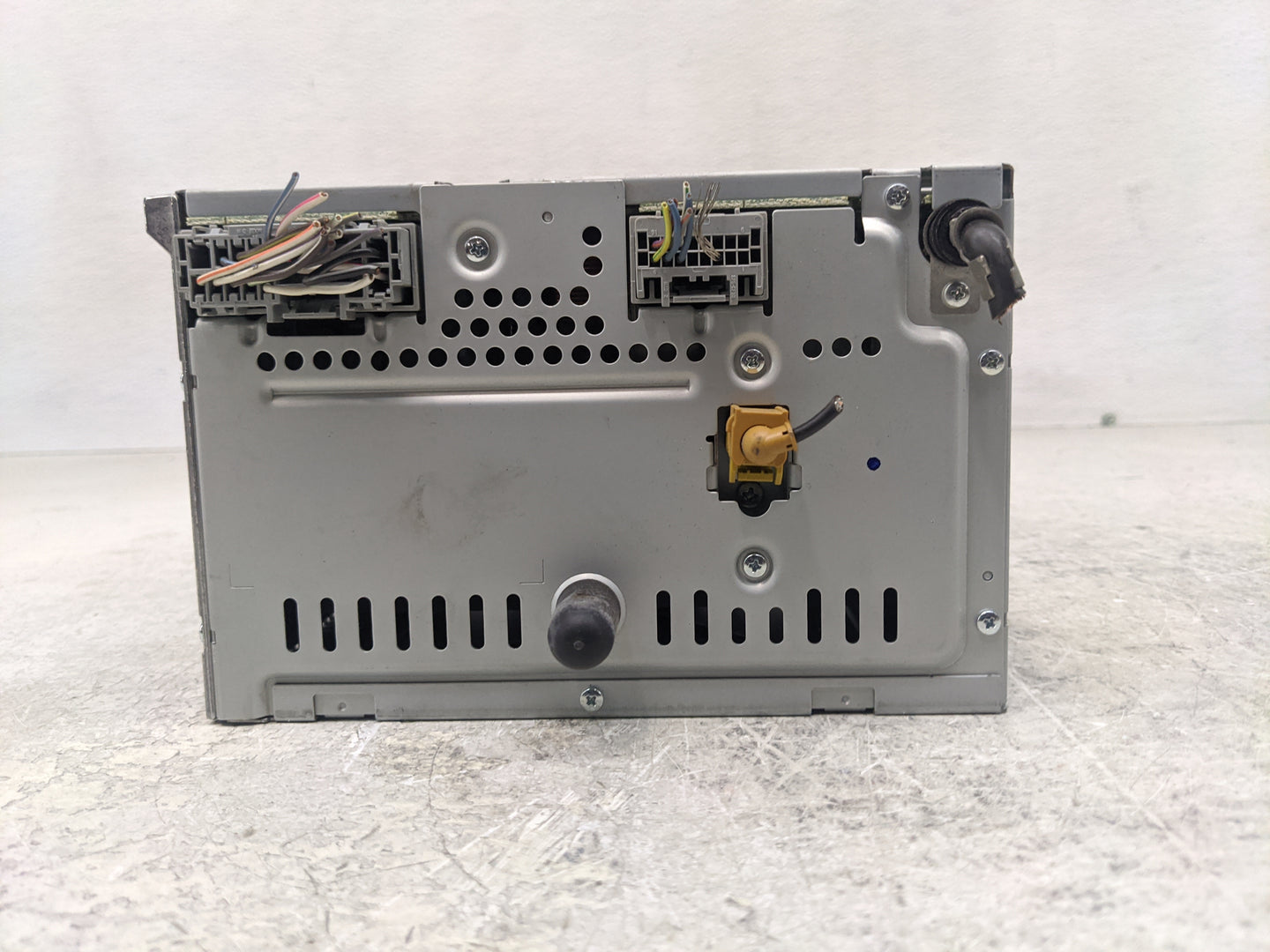 2011-2012 Ford Escape Radio AM FM Cd Player Receiver Replacement P/N:BL8T-19C157-AC Fits Fits 2011 2012 OEM Used Auto Parts 
