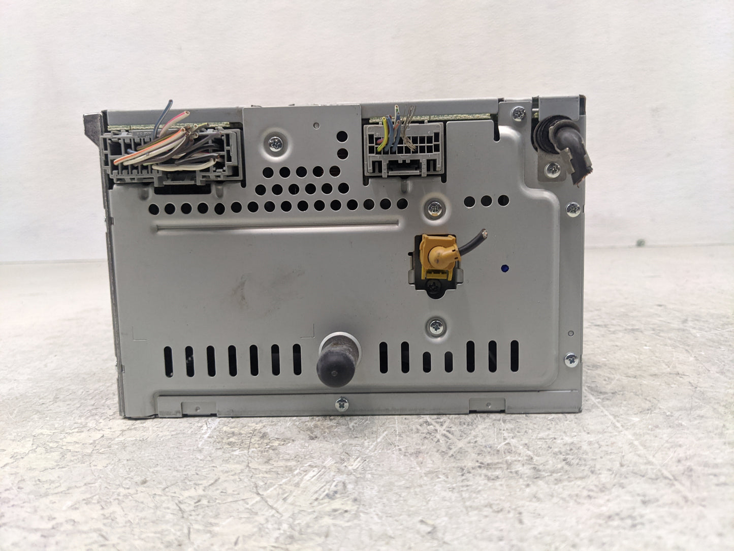 2011-2012 Ford Escape Radio AM FM Cd Player Receiver Replacement P/N:BL8T-19C157-AC Fits Fits 2011 2012 OEM Used Auto Parts 