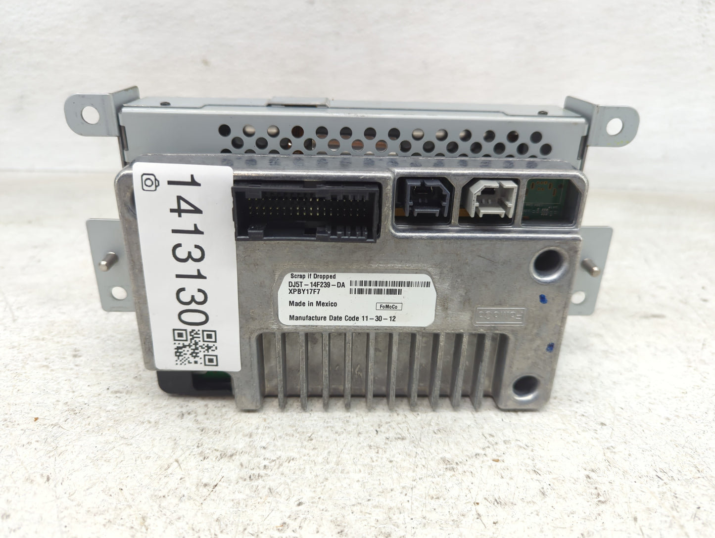2012 Ford Escape Radio AM FM Cd Player Receiver Replacement P/N:DJ5T-14F239-DA Fits OEM Used Auto Parts - Oemusedautoparts1.