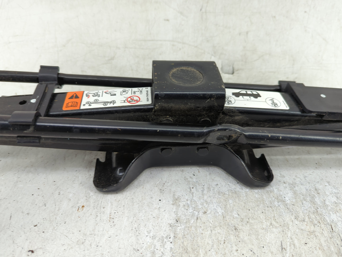 2012 Ford Escape Spare Scissor Car Jack - Oemusedautoparts1.com