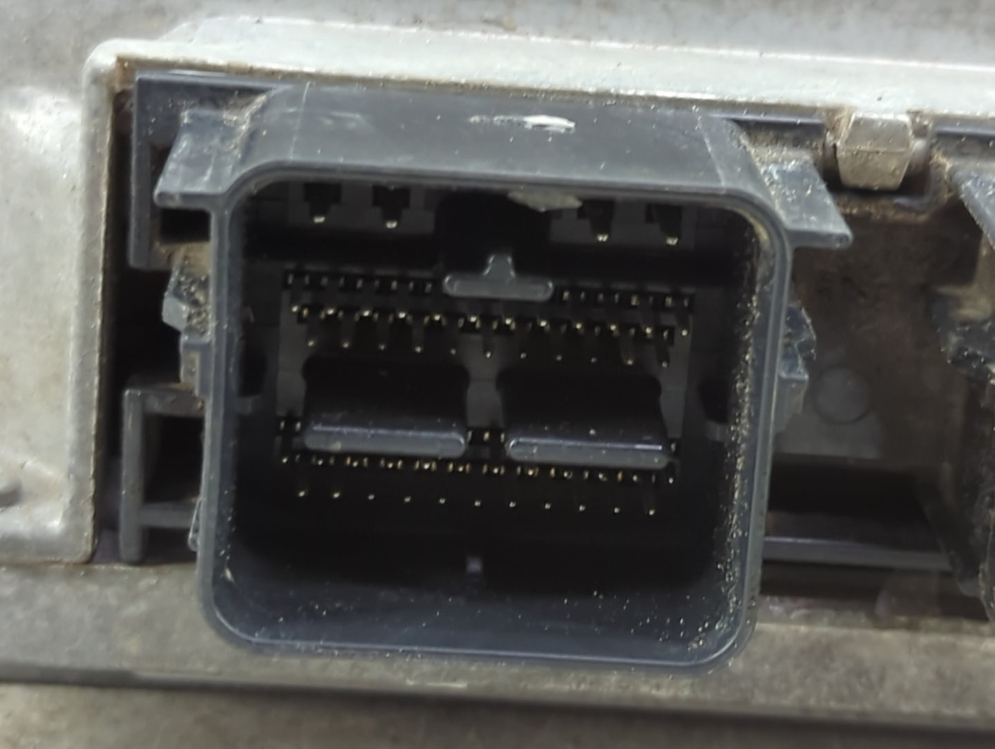 2012 Ford Escape PCM Engine Control Computer ECU ECM PCU OEM P/N:6MXL6WAS57 6MXL6WA01X3A, 1S31658A01 Fits OEM Used Auto Part