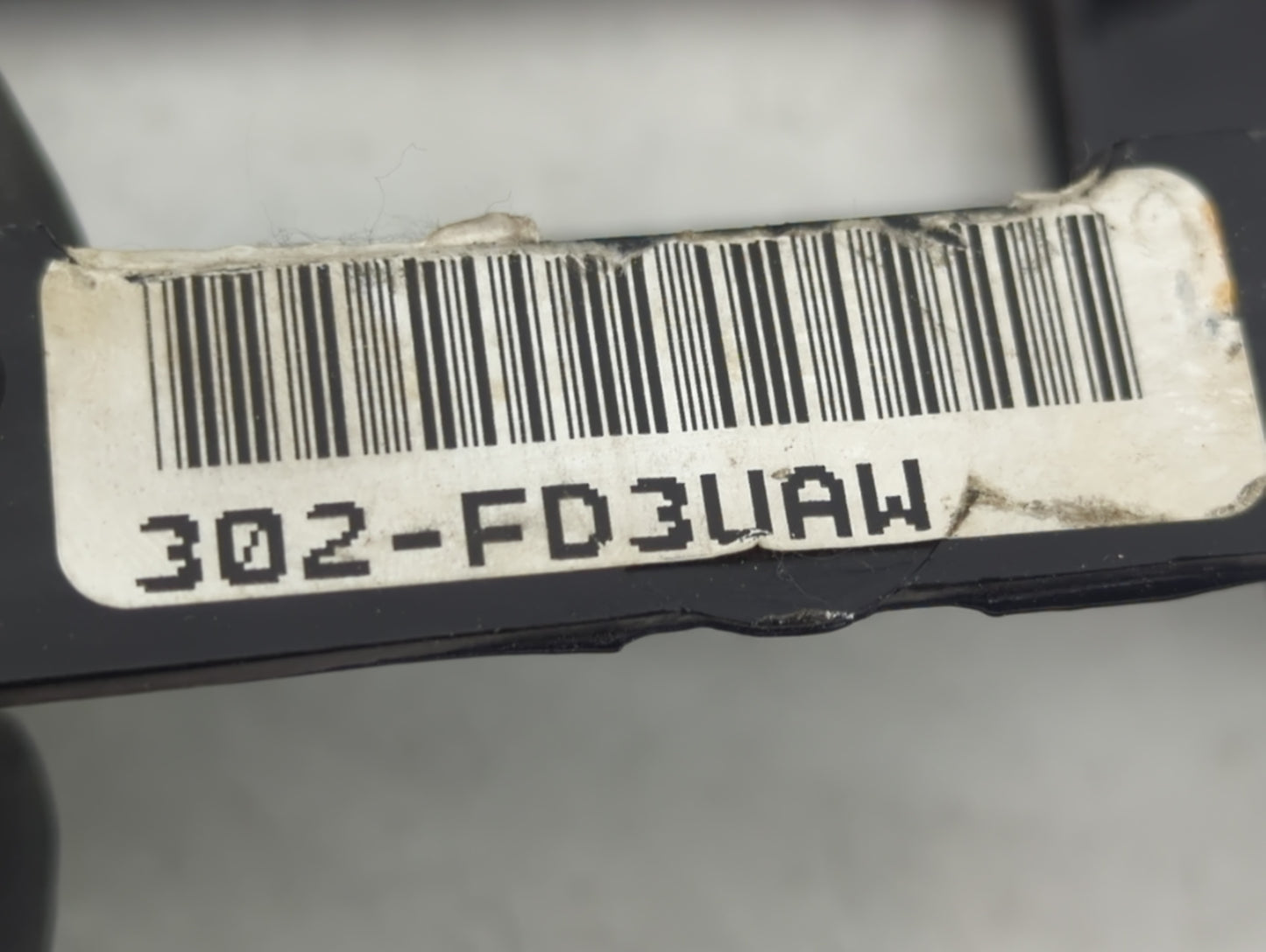 2011-2012 Ford Escape Radio AM FM Cd Player Receiver Replacement P/N:302-FD3UAW Fits Fits 2011 2012 OEM Used Auto Parts - Oe