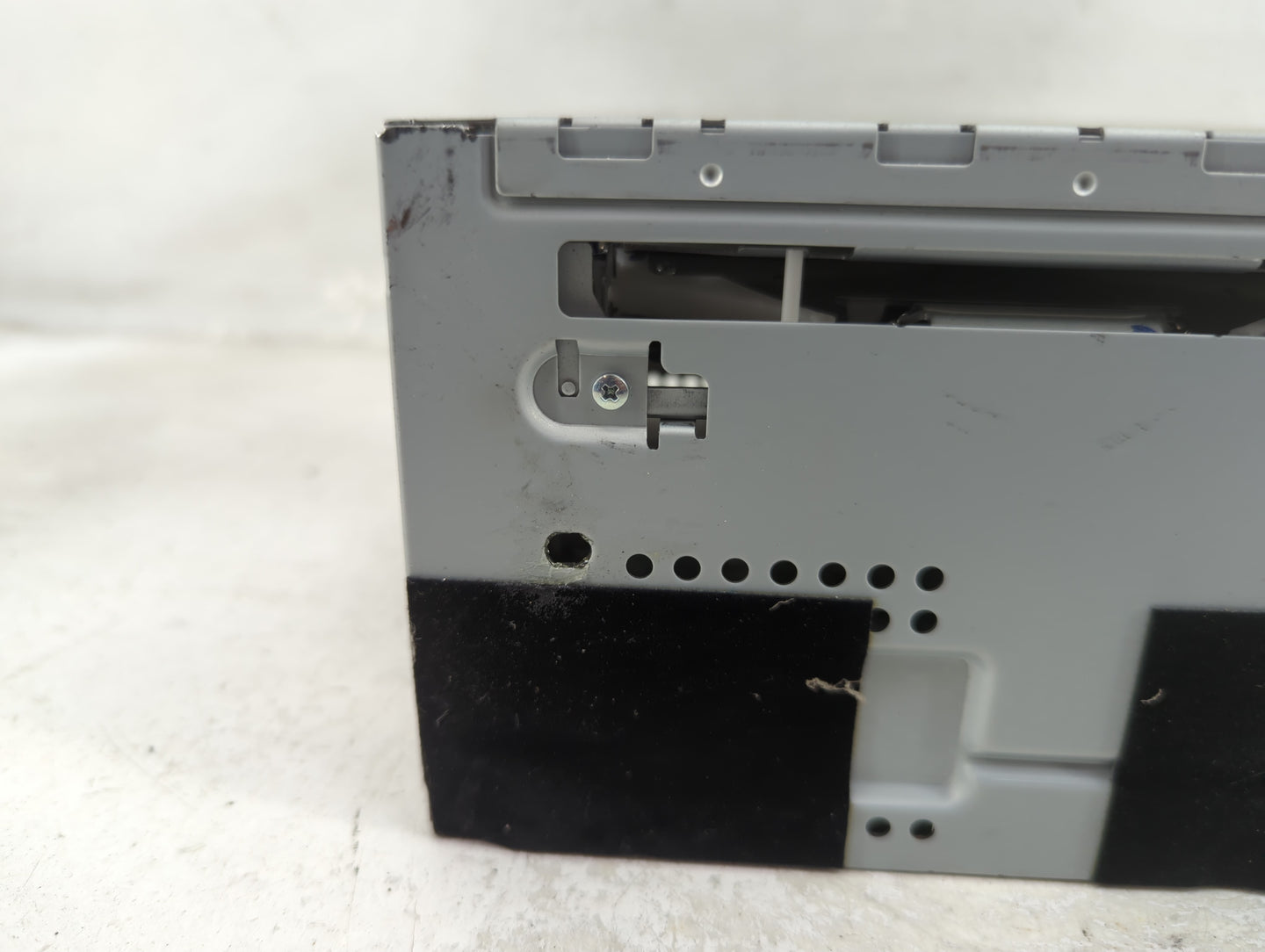 2011-2012 Ford Escape Radio AM FM Cd Player Receiver Replacement P/N:BL8T-19C157-AC Fits Fits 2011 2012 OEM Used Auto Parts 