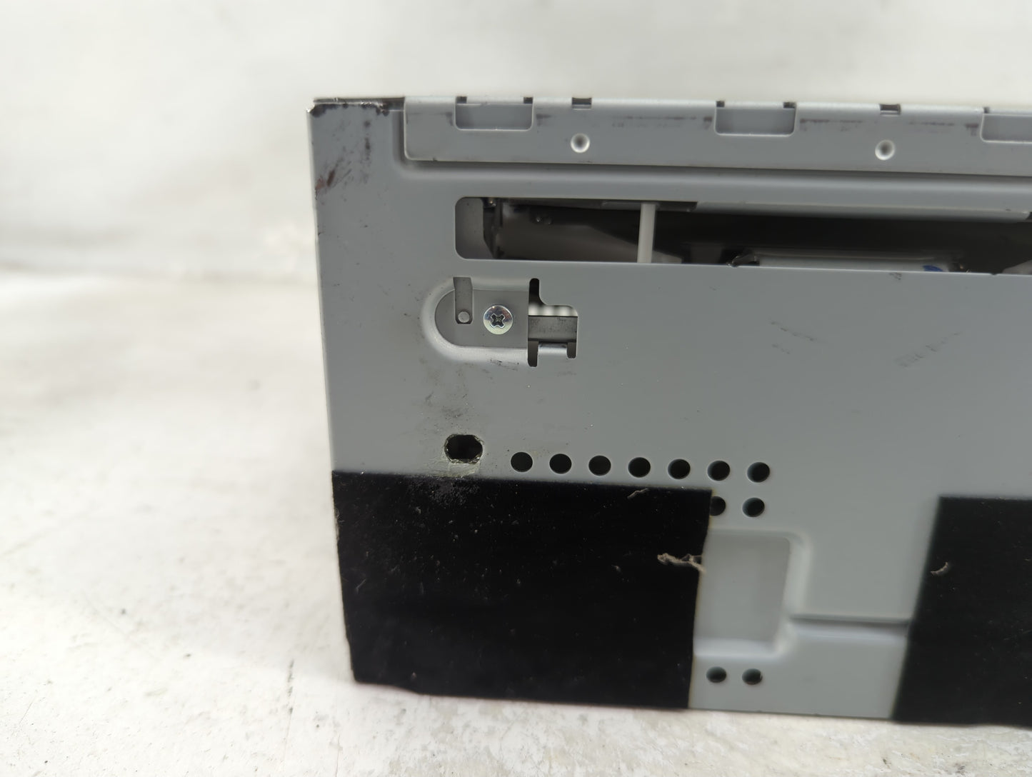 2011-2012 Ford Escape Radio AM FM Cd Player Receiver Replacement P/N:BL8T-19C157-AC Fits Fits 2011 2012 OEM Used Auto Parts 