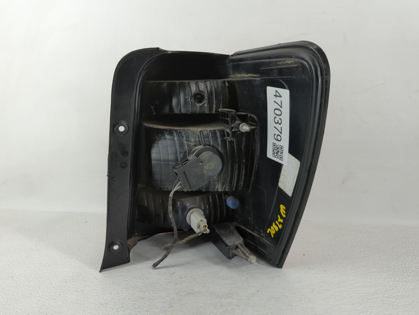 2008-2012 Ford Escape Tail Light Assembly Driver Left OEM P/N:44ZH-1922 A 8L84-13B505-A Fits Fits 2008 2009 2010 2011 2012 O