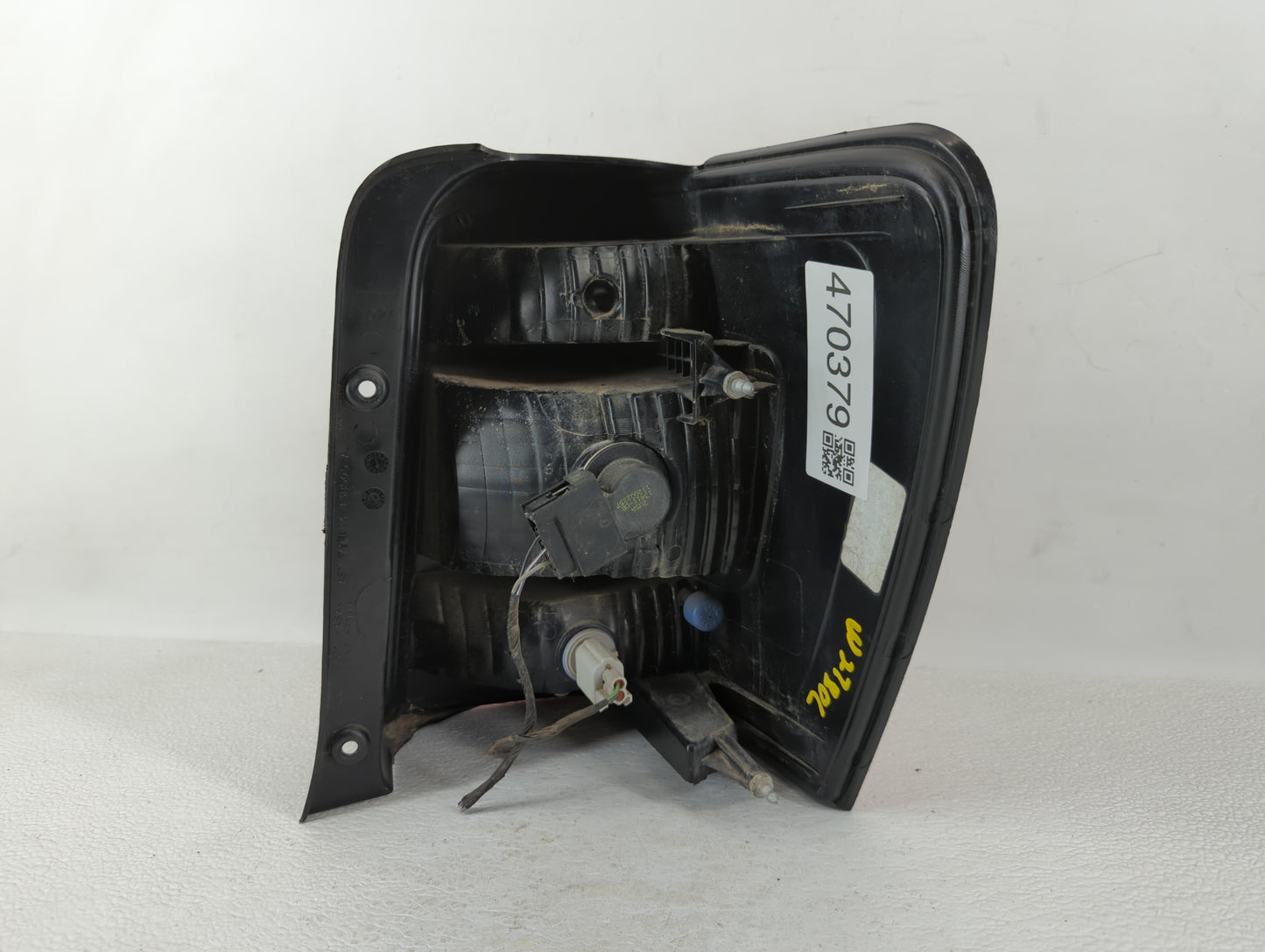 2008-2012 Ford Escape Tail Light Assembly Driver Left OEM P/N:44ZH-1922 A 8L84-13B505-A Fits Fits 2008 2009 2010 2011 2012 O