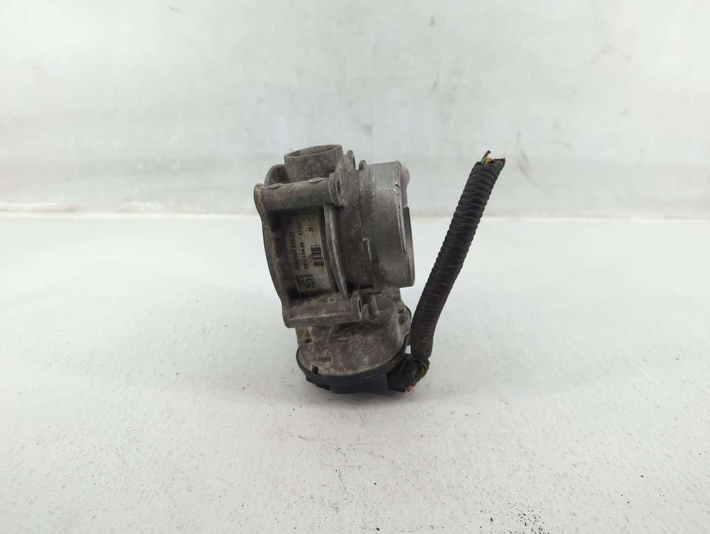 2009-2012 Ford Escape Throttle Body P/N:DS7E-9F991-AD Fits Fits 2009 2010 2011 2012 OEM Used Auto Parts - Oemusedautoparts1.