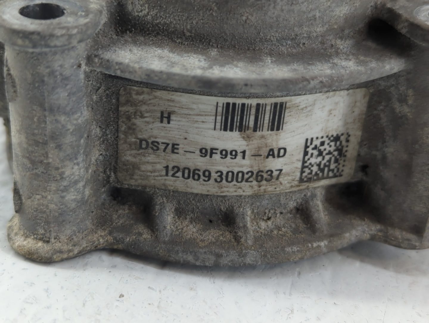 2009-2012 Ford Escape Throttle Body P/N:DS7E-9F991-AD Fits Fits 2009 2010 2011 2012 OEM Used Auto Parts - Oemusedautoparts1.