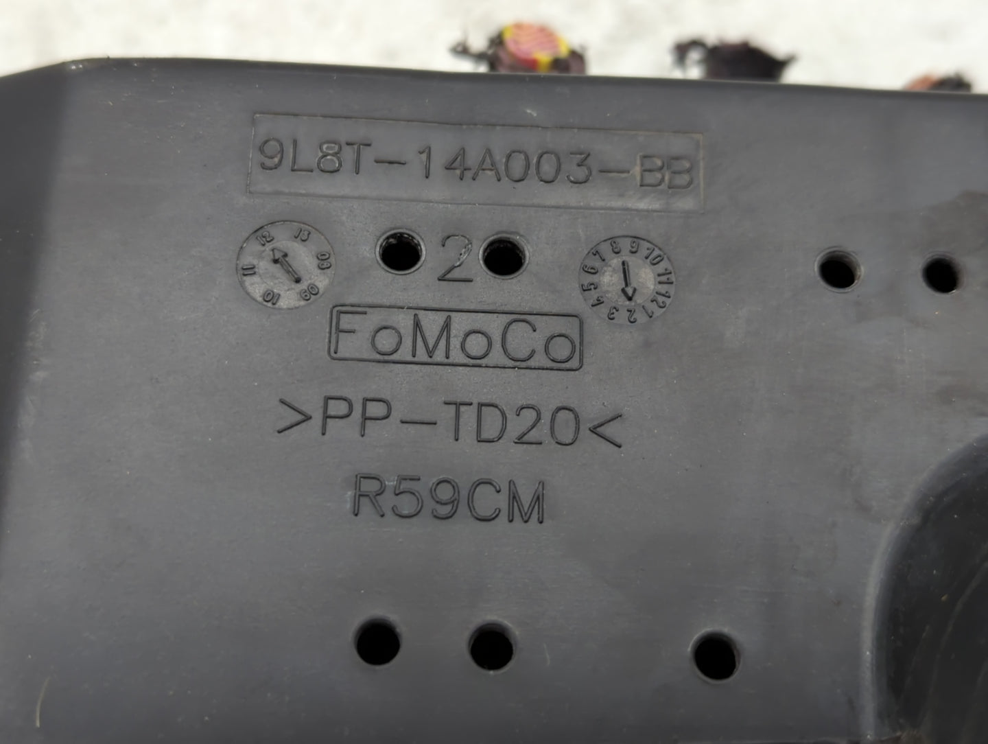 2011-2012 Ford Escape Fusebox Fuse Box Panel Relay Module Fits Fits 2011 2012 OEM Used Auto Parts - Oemusedautoparts1.com