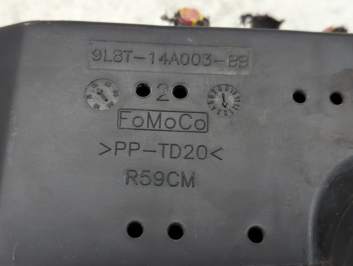 2011-2012 Ford Escape Fusebox Fuse Box Panel Relay Module Fits Fits 2011 2012 OEM Used Auto Parts - Oemusedautoparts1.com