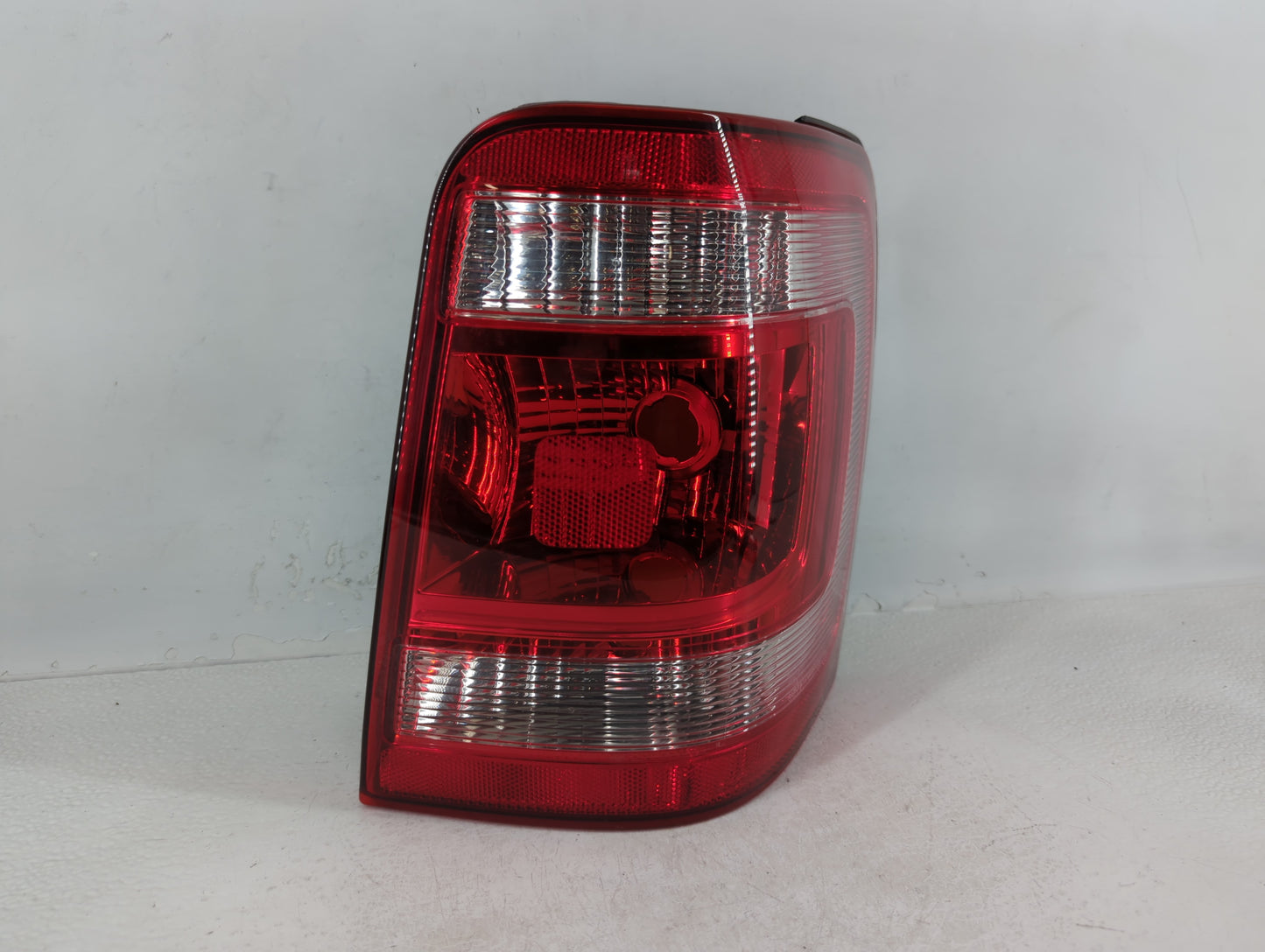2012 Ford Escape Tail Light Assembly Passenger Right OEM P/N:9L84-13B504-A Fits OEM Used Auto Parts - Oemusedautoparts1.com