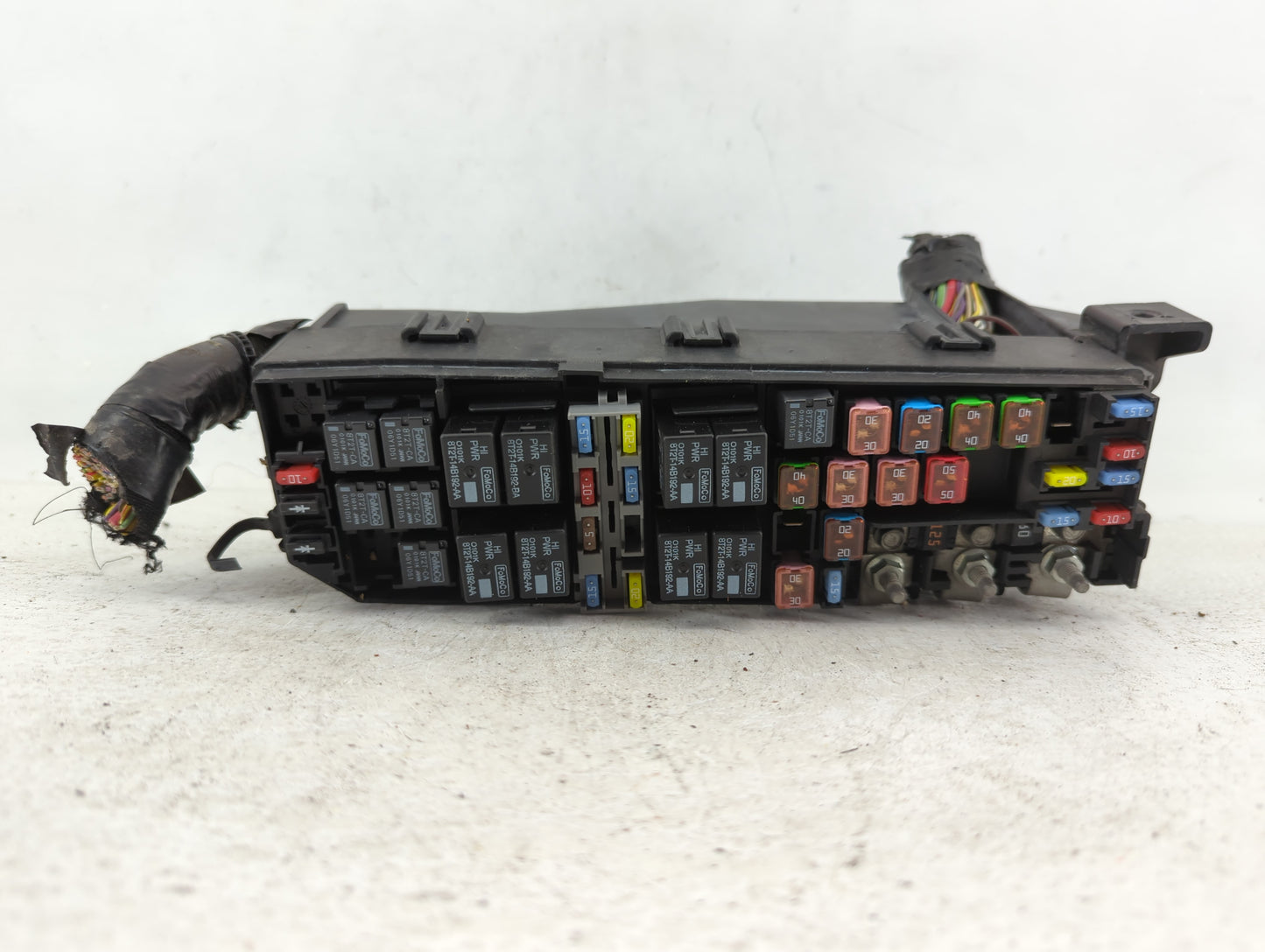 2011-2012 Ford Escape Fusebox Fuse Box Panel Relay Module P/N:8L8T-14A003-AE Fits Fits 2011 2012 OEM Used Auto Parts - Oemus